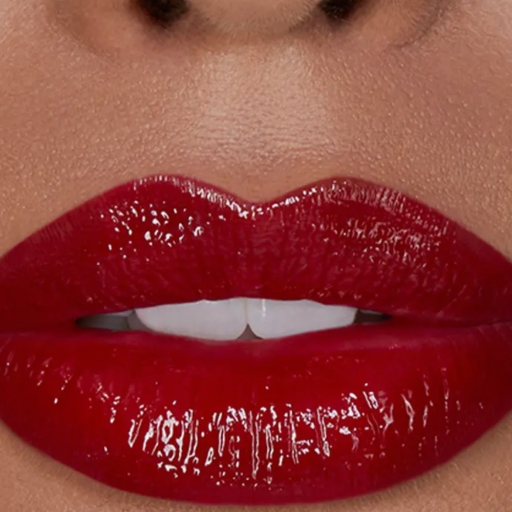 HOURGLASS Unreal High Shine Volumizing Lip Gloss In Icon(Opaque Shine)